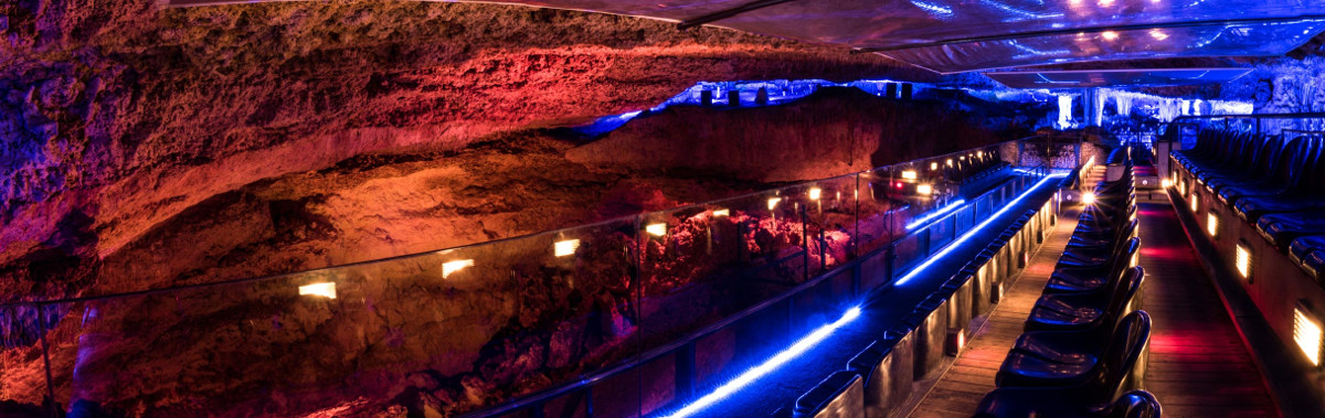 На фото пещера Cuevas del Hams, Испания