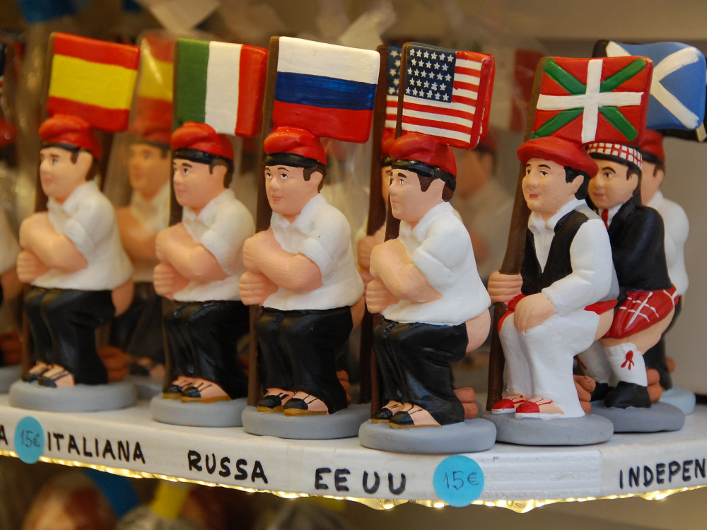 Традиционные для Каталонии фигруки Caganer