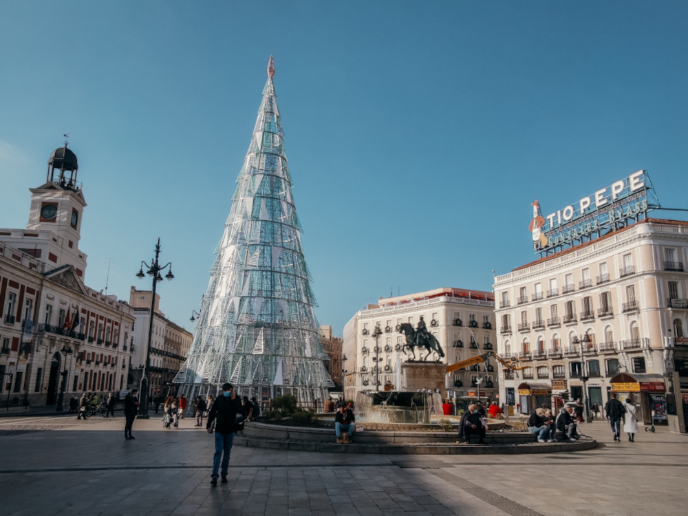 Ёлка на площади Puerta del Sol в Мадриде