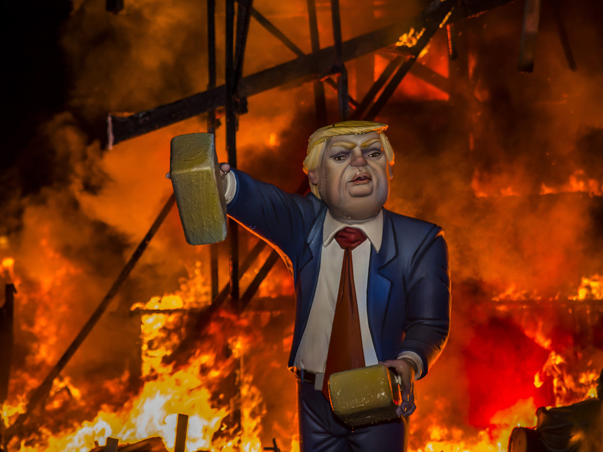 фигура Трампа на Las Fallas