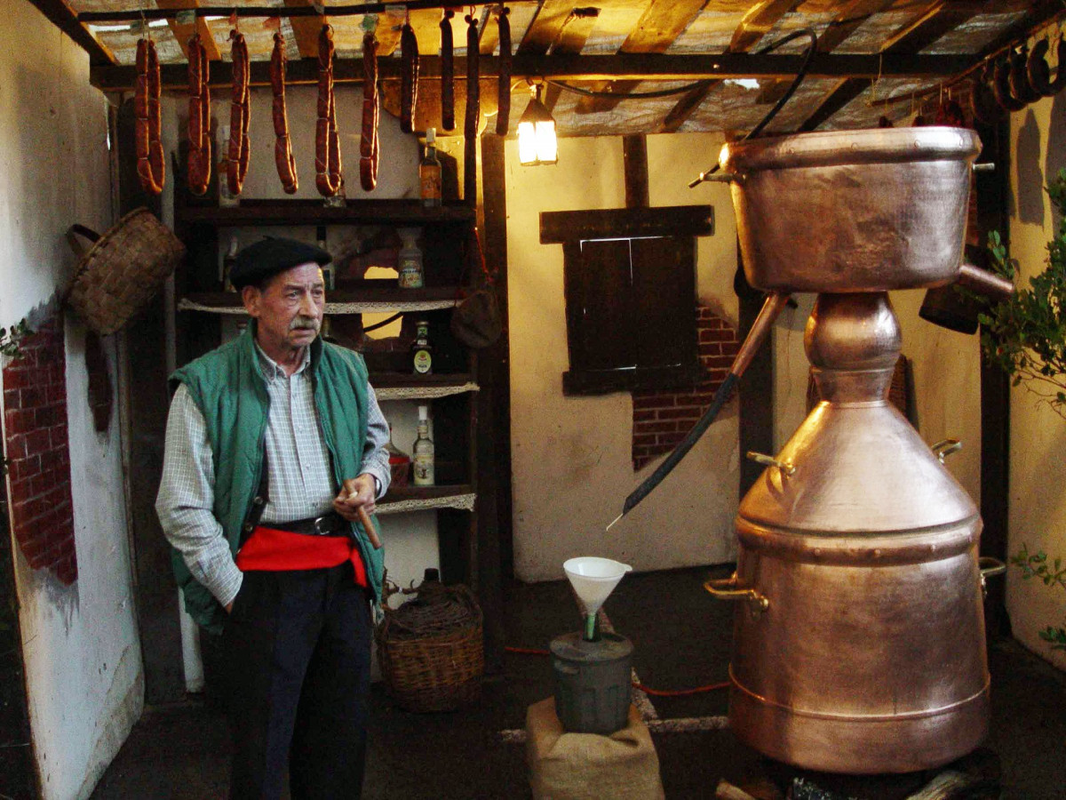 ORUJO FESTIVAL IN POTES Праздник Ликера в Потесе