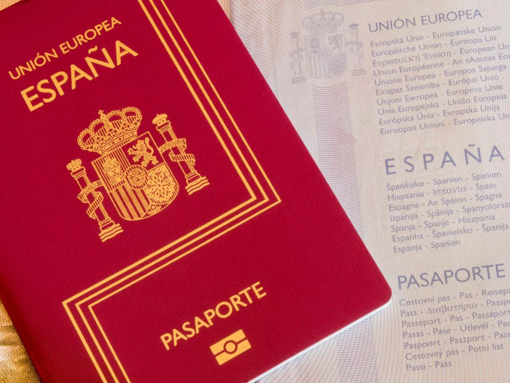 Паспорт гражданина Испании