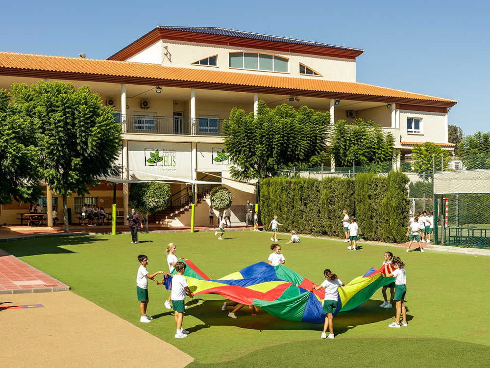 Одна из лучших частных школ El Limonar International School Villamartín​ 